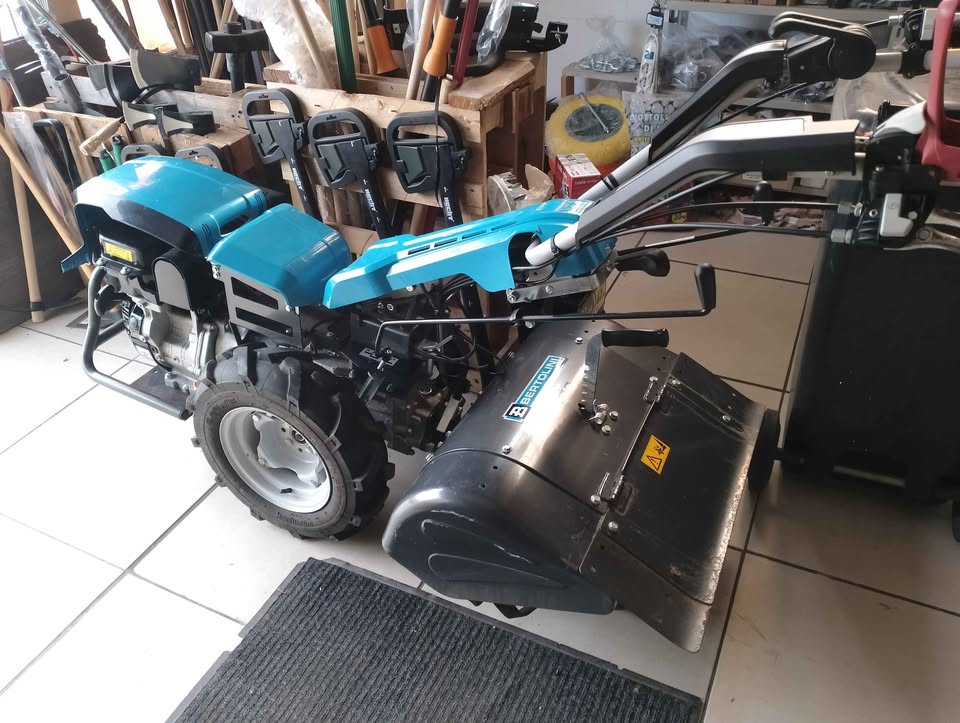 Noleggio Motocoltivatore a benzina 9cv Bertolini 413S 70 cm